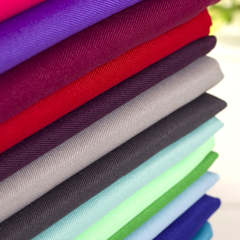 TMIE-08-4-1 Közepes súly 110 GSM testreszabott színek poliészter poplin twill szövet